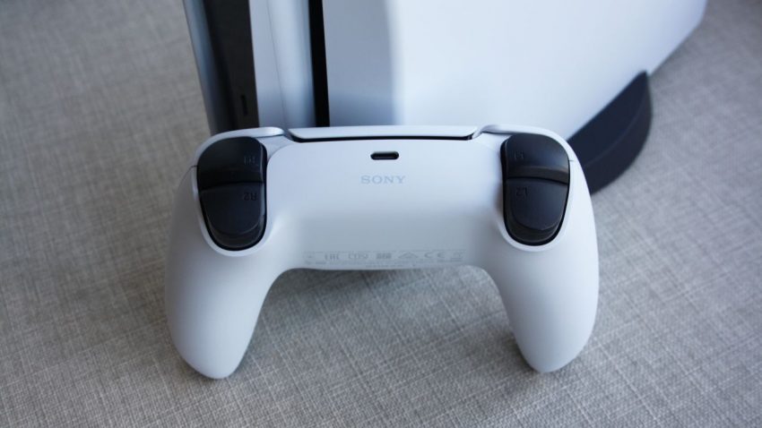 PS5 Review 2020 DualSense controller