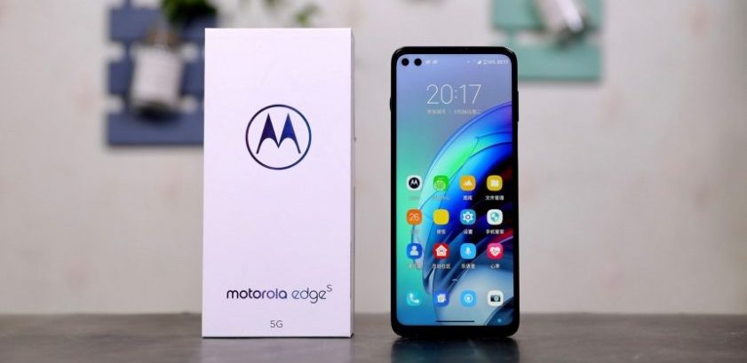 Motorola Edge S header with box